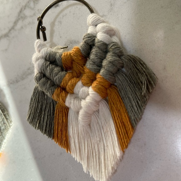 New Beautiful boho macrame earrings - Picture 4 of 4